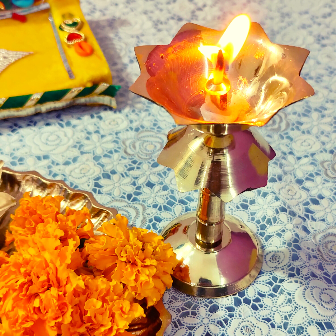 Homefrills Handicraft Brass Kamal Flower Pure Brass Stand Diya for Puja Decoration Aarti Diwali and Festivals Diya(Size-4 Inch)
